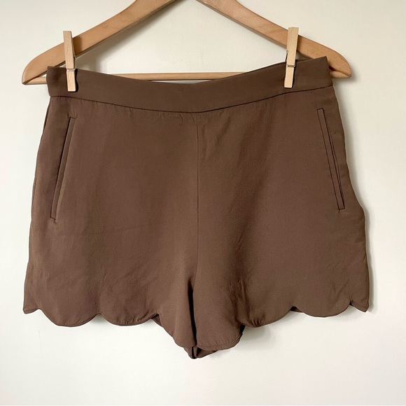 Aritzia Wilfred Arbre Scalloped Hem Shorts Brown - Picture 1 of 8